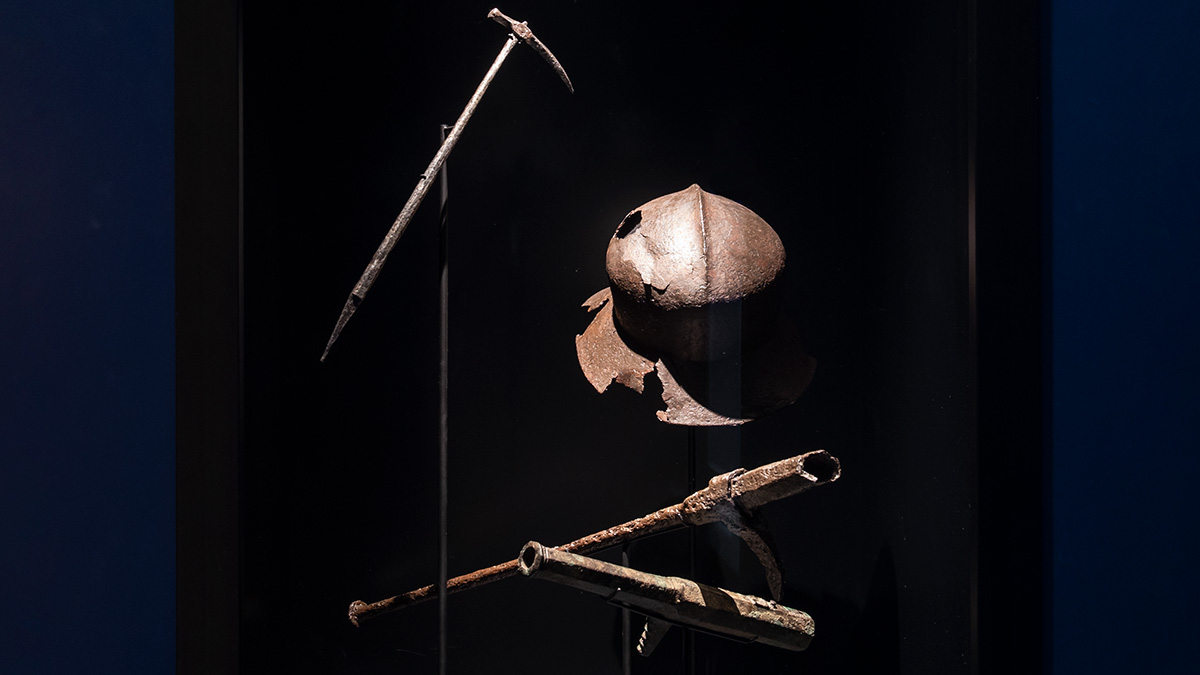 krigshjelm-og-vaaben