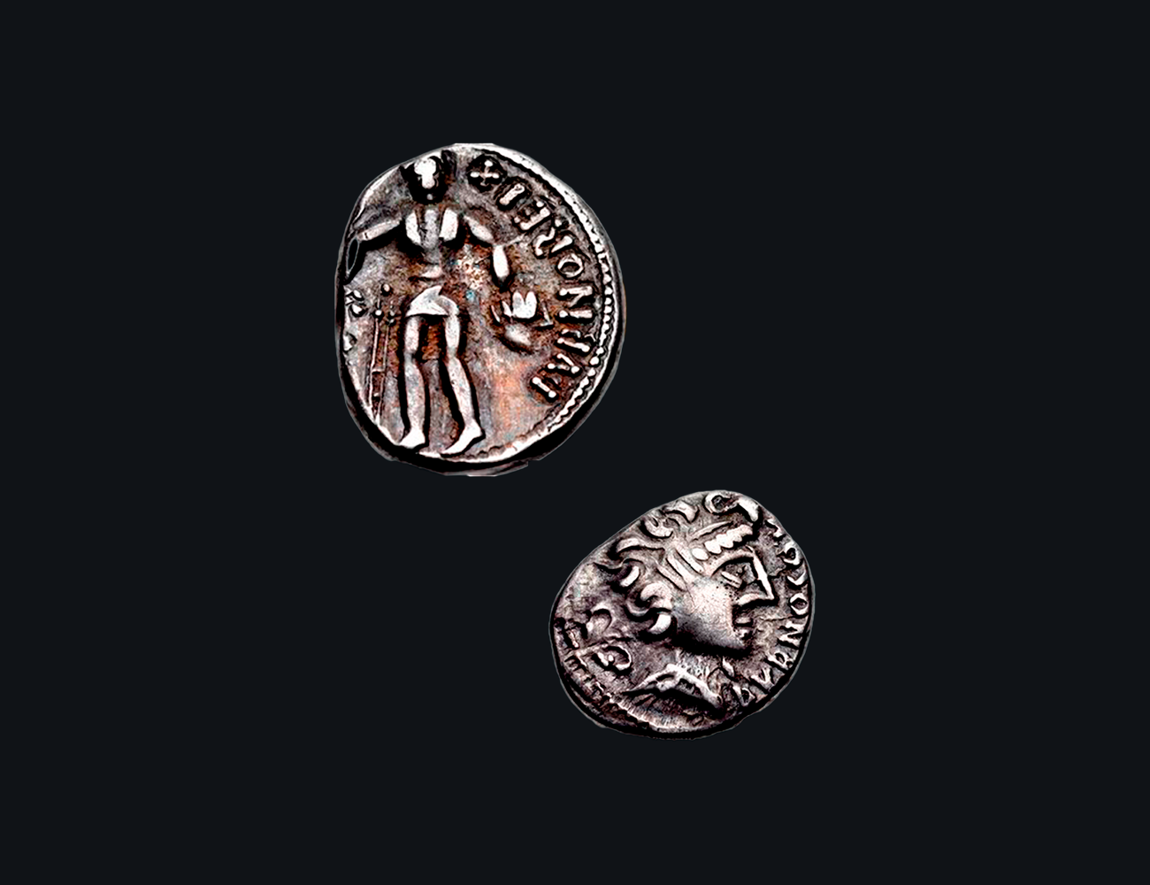 keltiske-moenter-med-figurer-paa